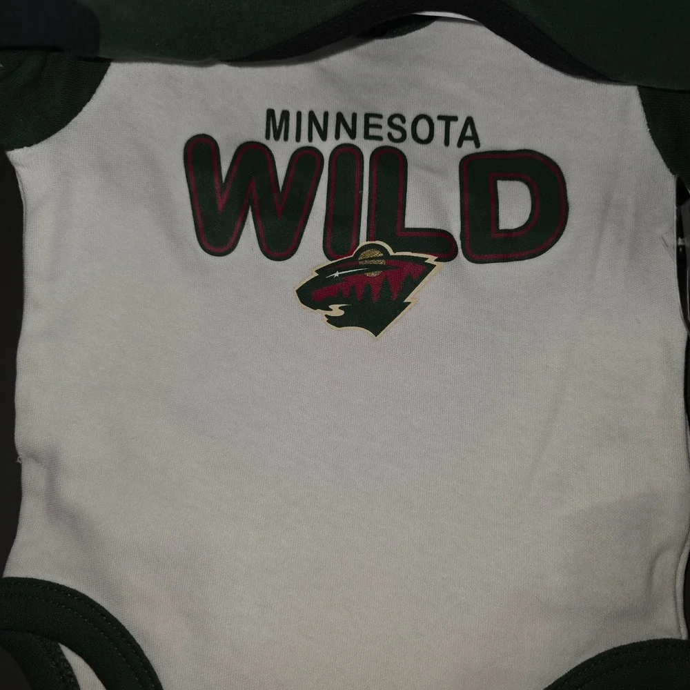 NHL Minnesota Wild 3 Piece Bodysuit Set Green White Black 0-3M